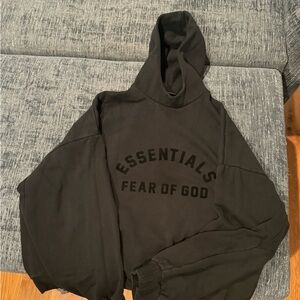 Fear of god Essentials